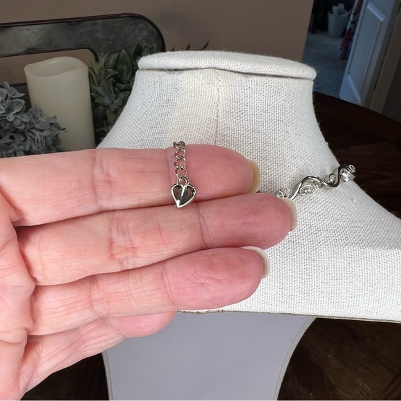 Elegant Silver Necklace with Crystal Accents - Picture 5 of 5